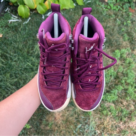 Women’s Nike Air Jordan 12 Bordeaux Shoes Sneakers Comfort 153265-617 Size 6 - Picture 5 of 7